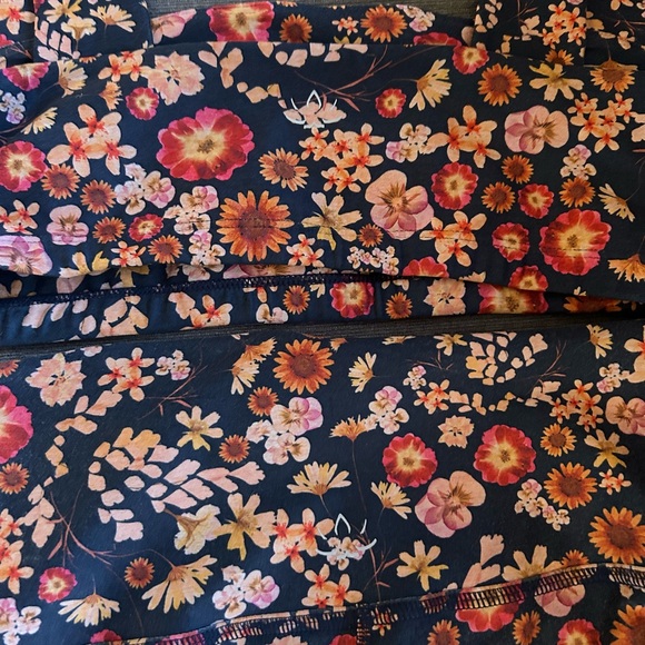 Beyond Yoga Floral Set - Picture 4 of 6